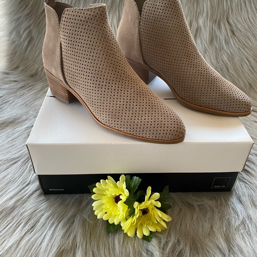 🎈Kaidie Almond Perf Suede Booties🎈